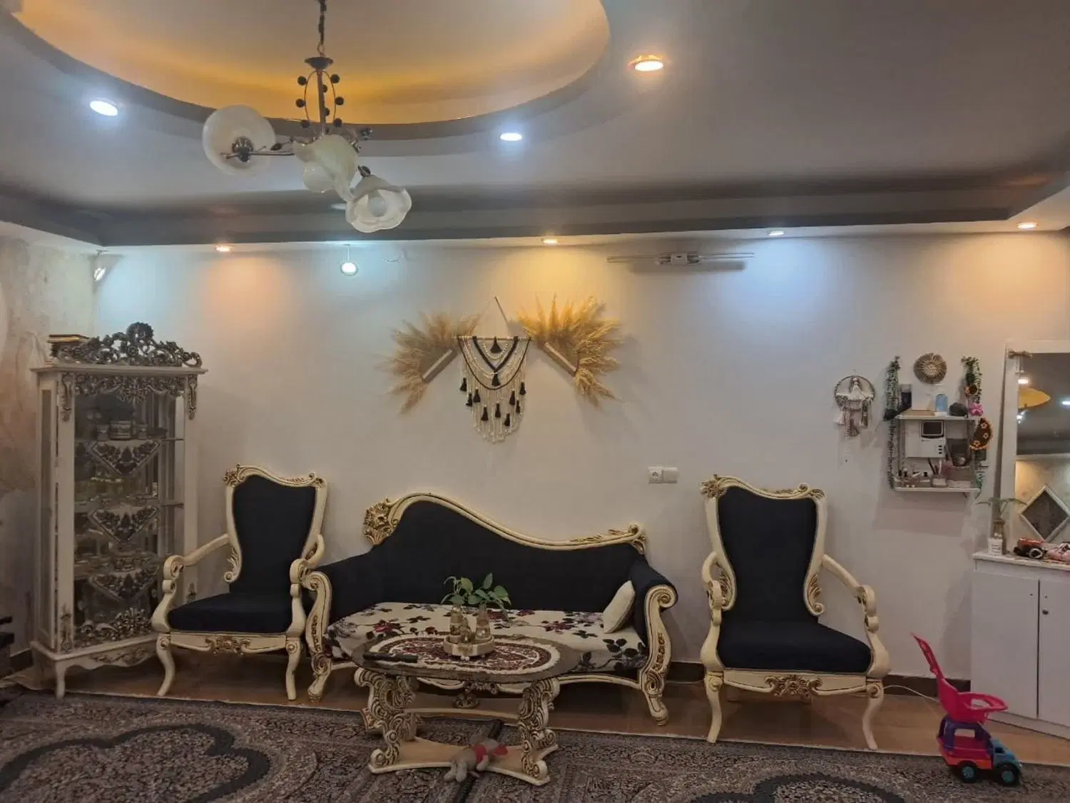 واحدآپارتمان طبقه 85متری هجرت