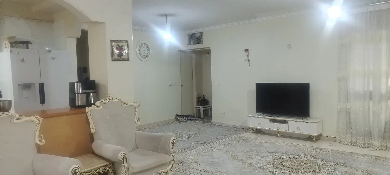 آپارتمان ۱۲۸ متری فاز دو شمال محله طاووس