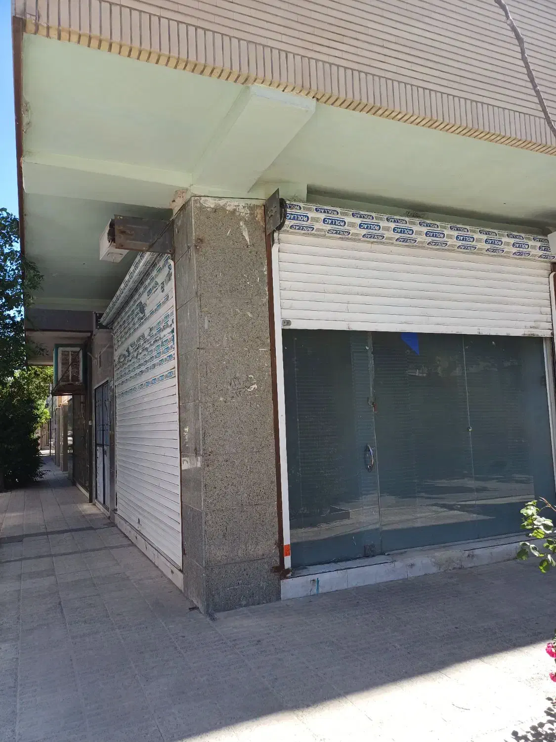 رهن و اجاره مغازه   نبش روبروی دبیرستان  پسرانه
