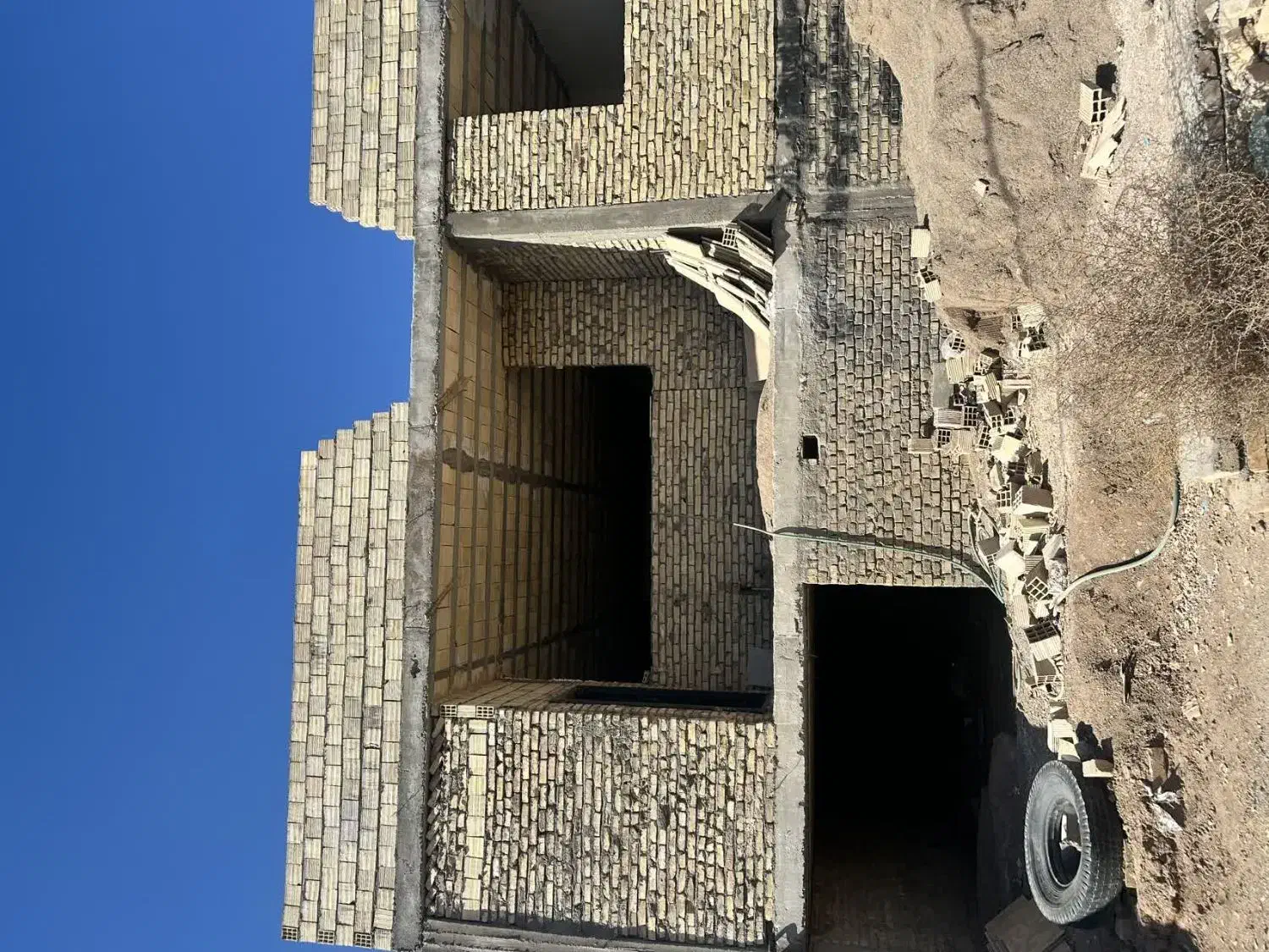 منزل نیمه ساز سرچشمه زارچ