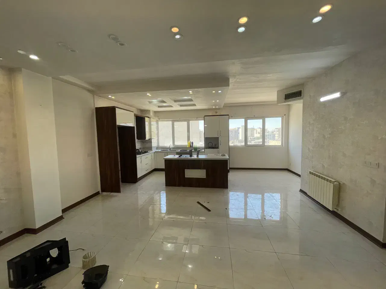 آپارتمان ۱۰۰متری تک واحدی