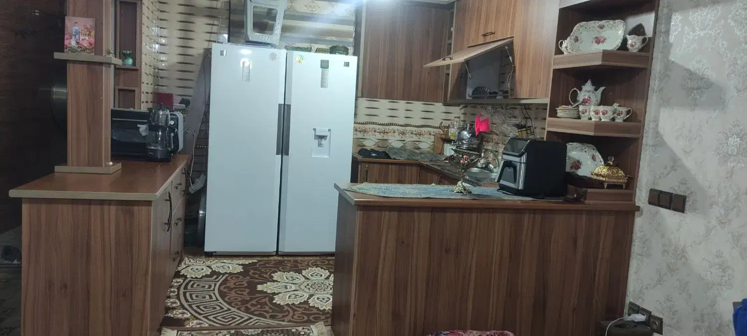 یک واحد خانه ی مسکونی ویلایی بفروش میرسد