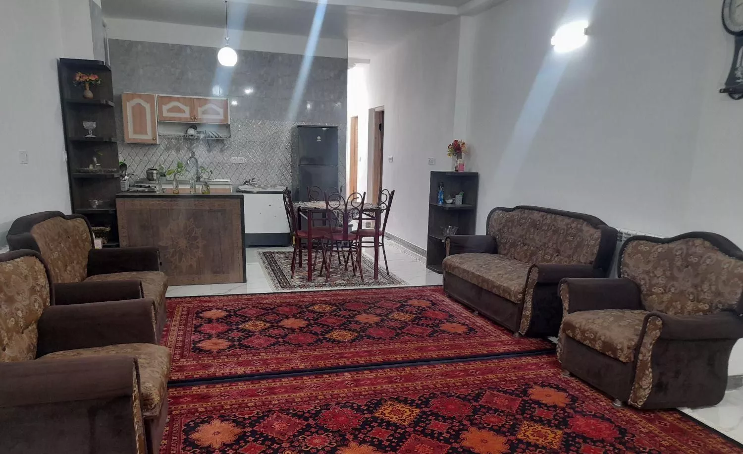 اجاره سوئیت شیک وتمیز دوخواب حیاط دار