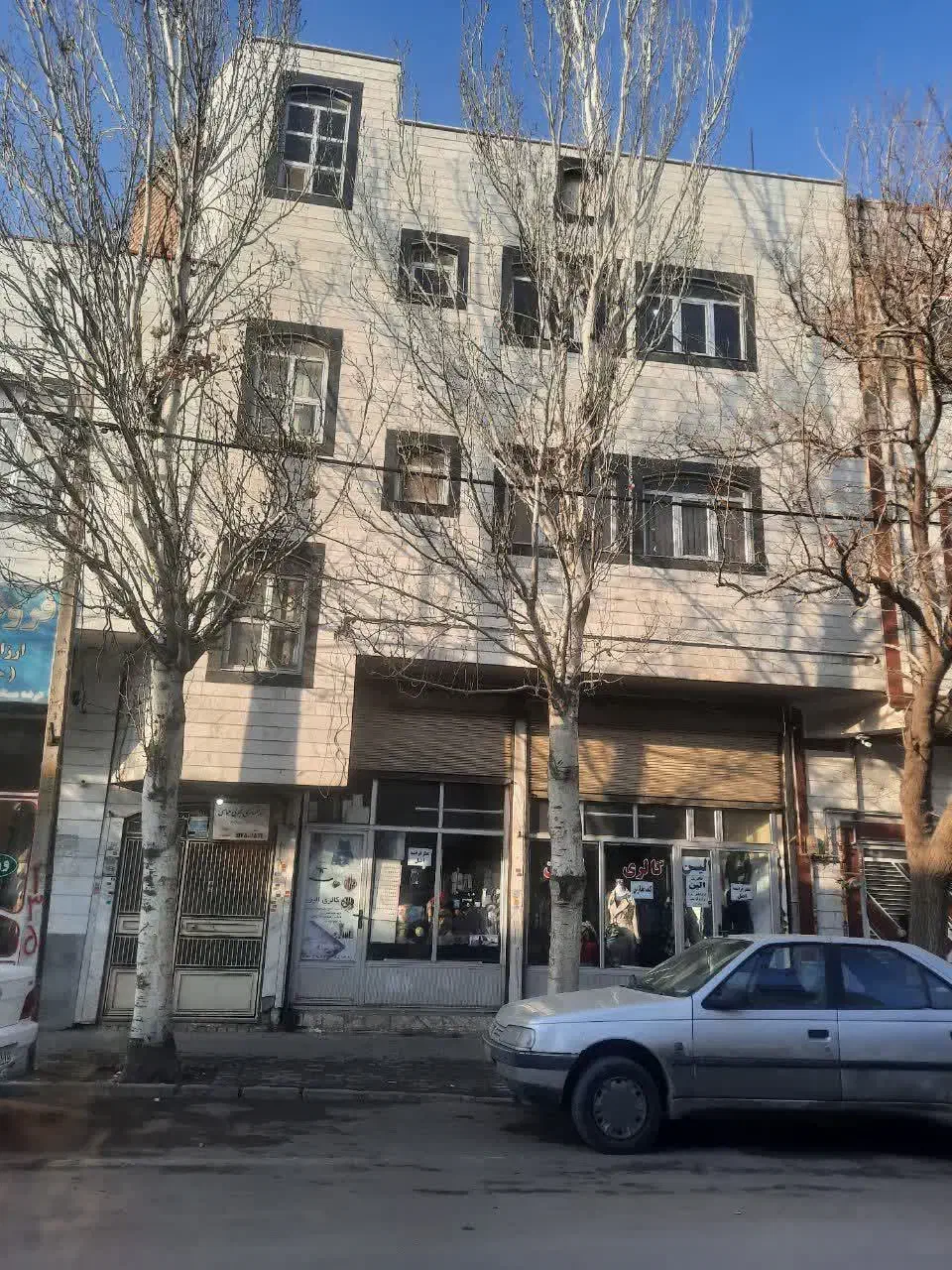 اجاره مغازه دو دهنه در بر فیضیه غربی