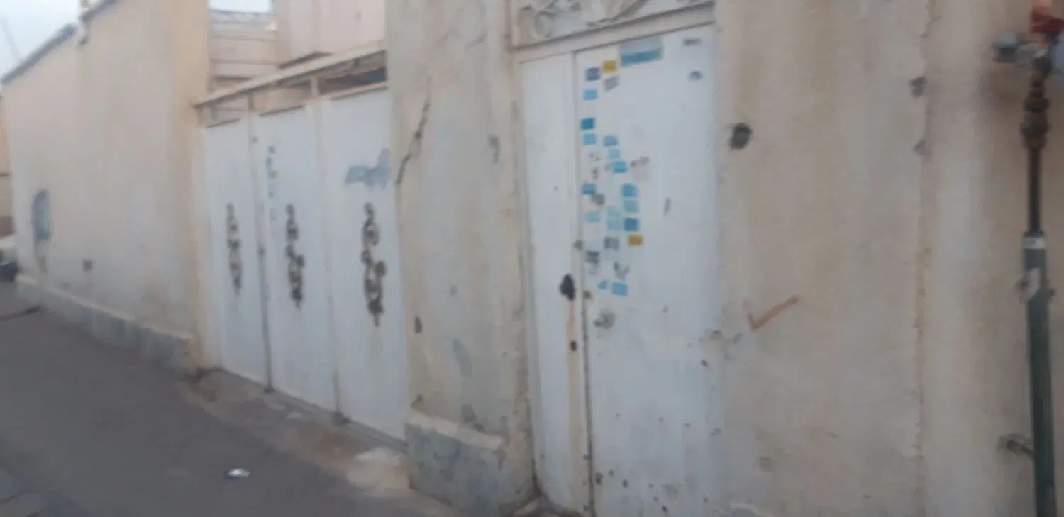 منزل ویلایی ۱۸۵ متری سر دونبش درب حیاط ماشین رو