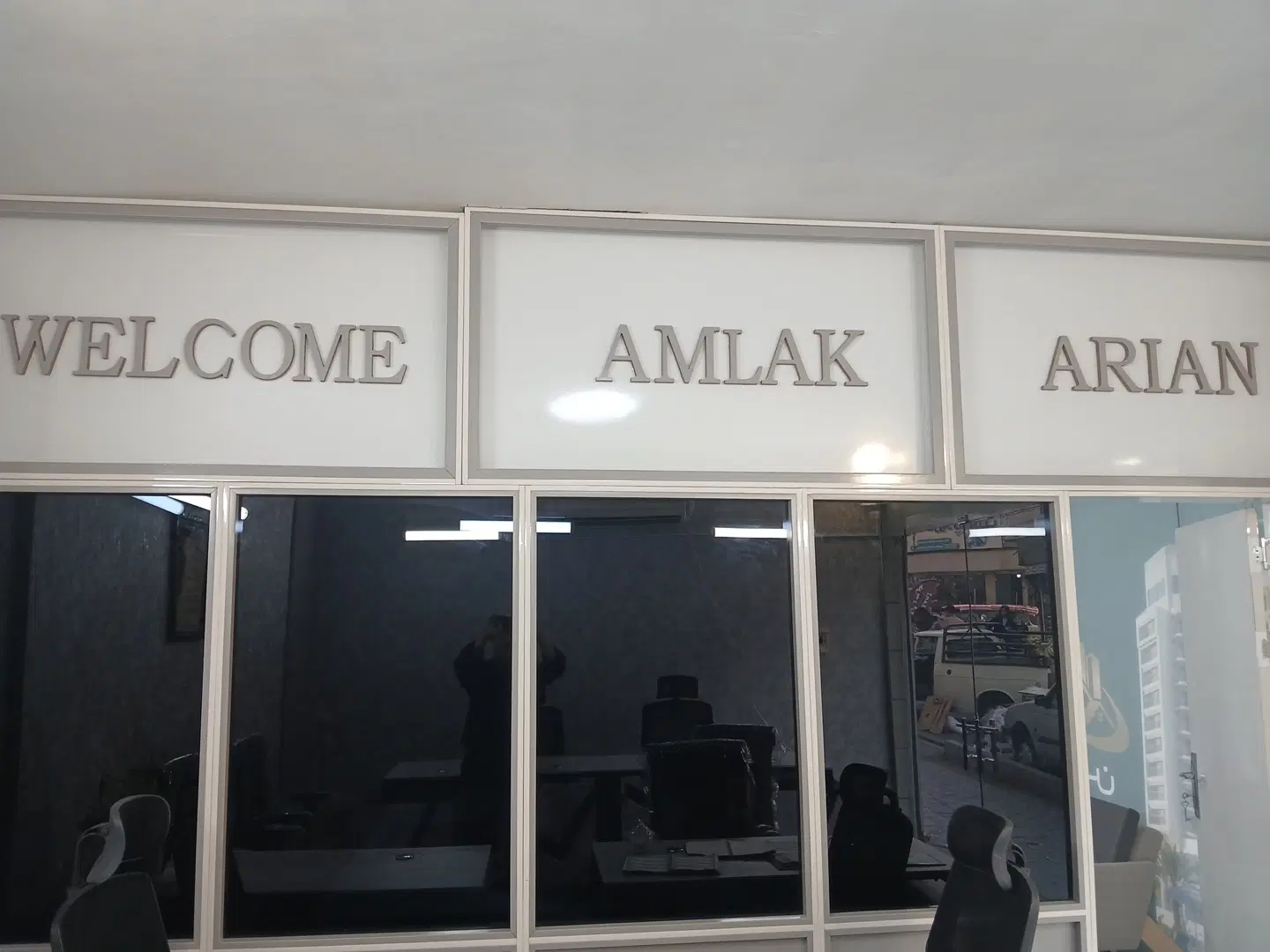 تک واحدی پارکینگ اصلی