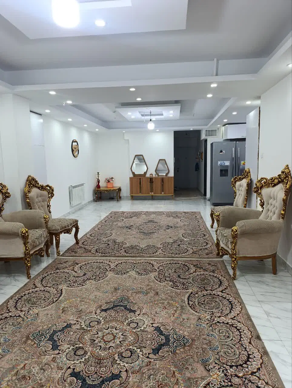 اپارتمان سه خوابه دارای پارکینگ و انباری