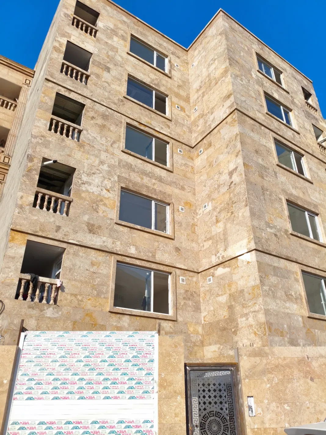 آپارتمان دو خوابه بلوار طلاییه