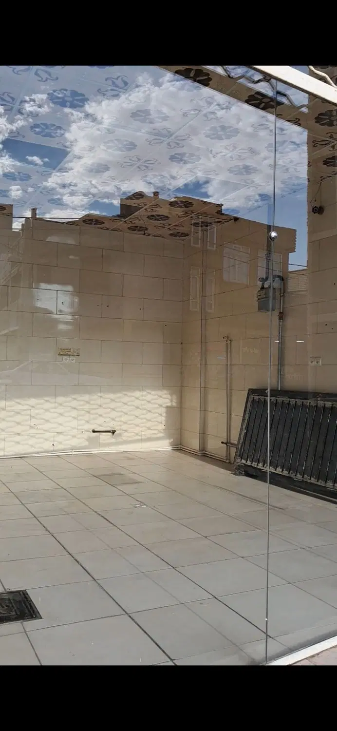 مغازه ۲۲متری درخیابان منجم