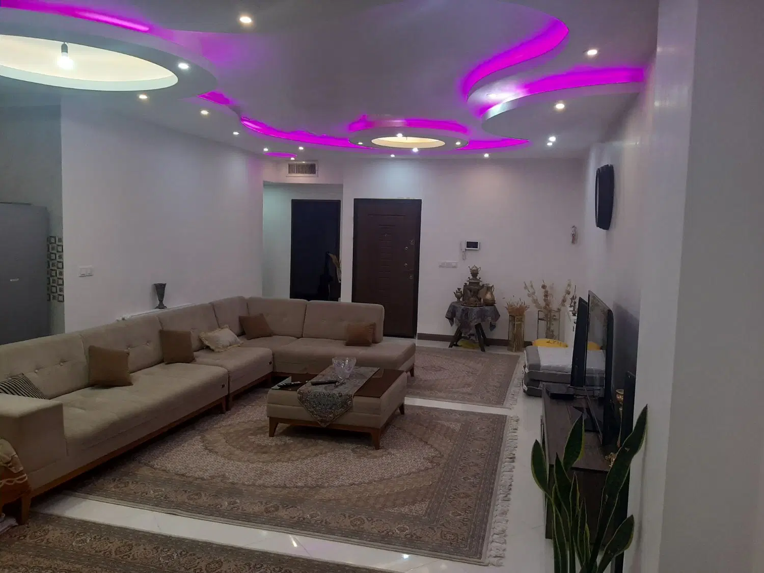 واوان ۱۰۵ متر  ۲ خواب یاسها