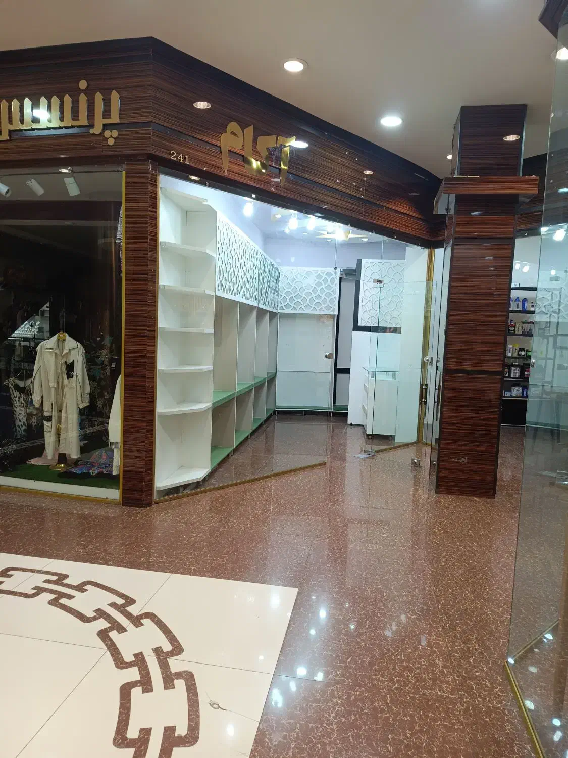 فروش مغازه با امکان طلا فروشی