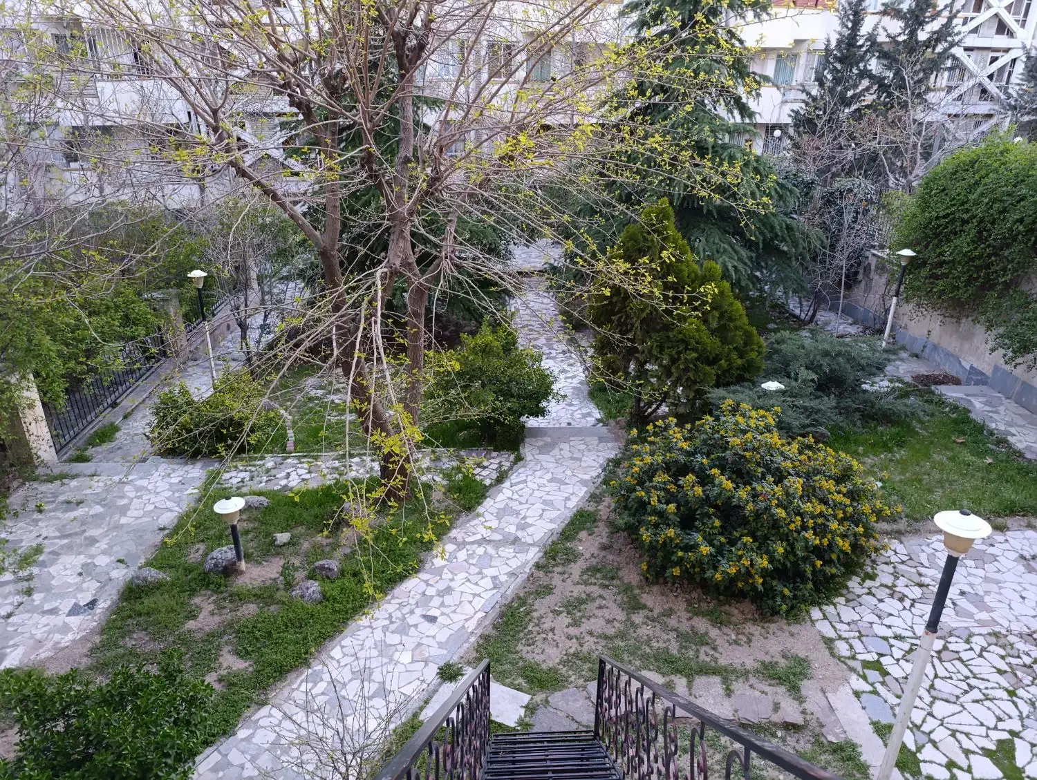 190مترآپارتمان ازگل پیش فروش