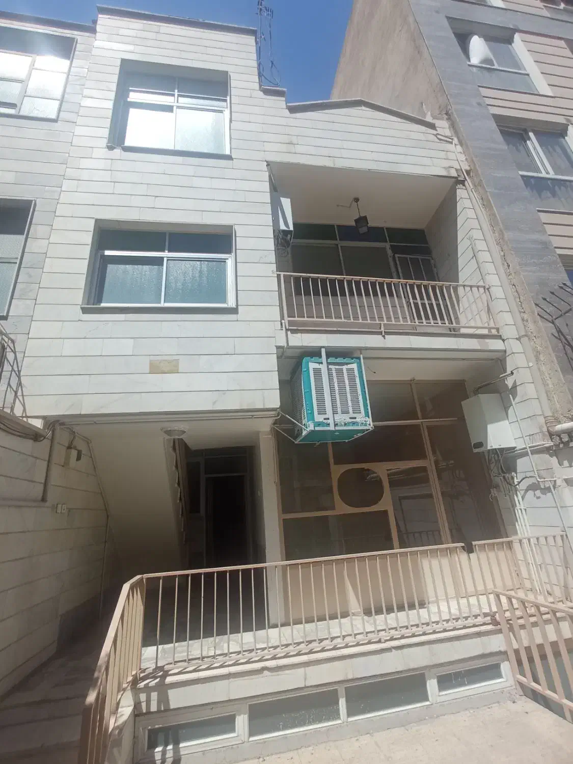 اجاره حیاط دربستی