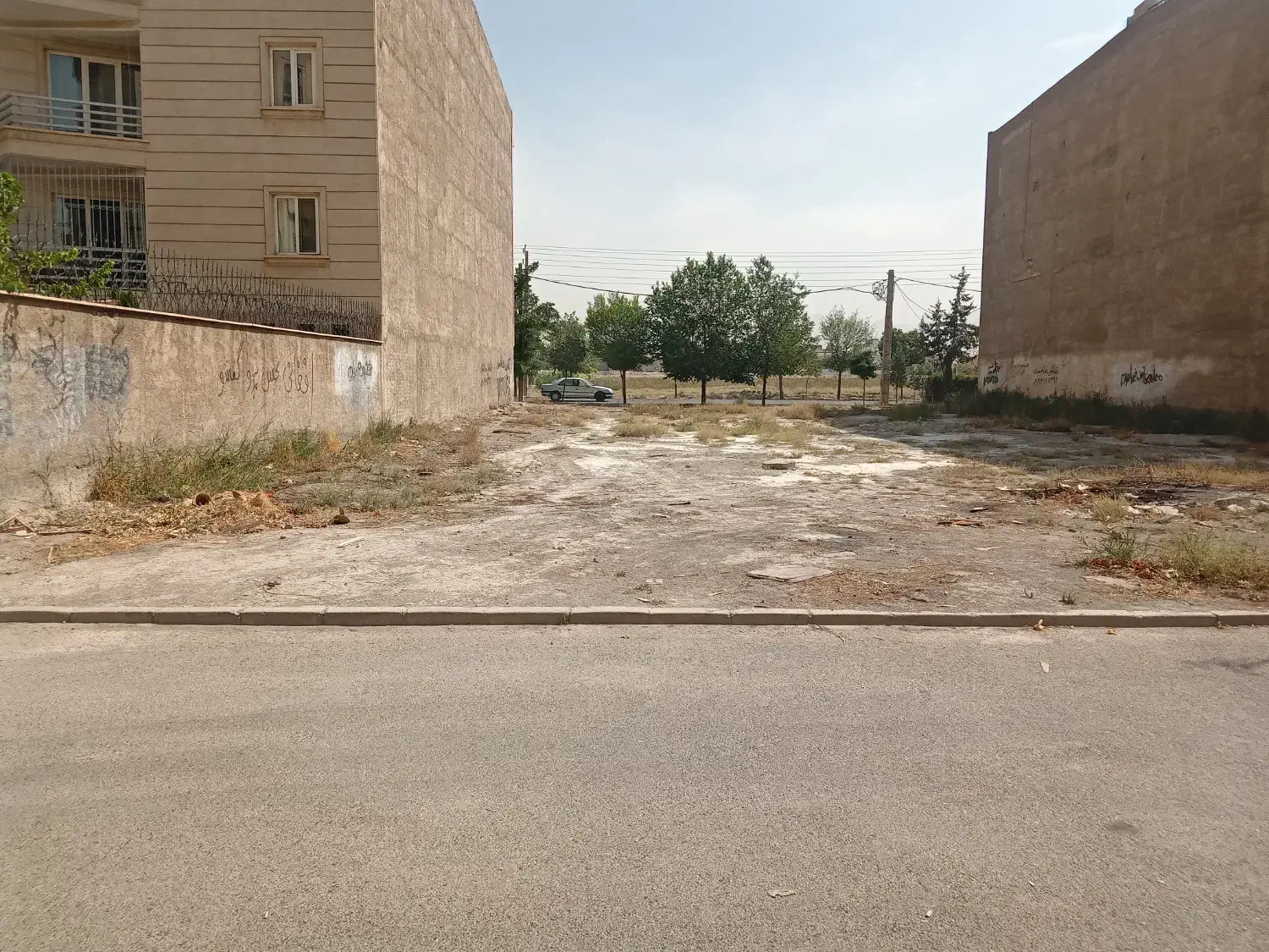زمین بایر مسکونی