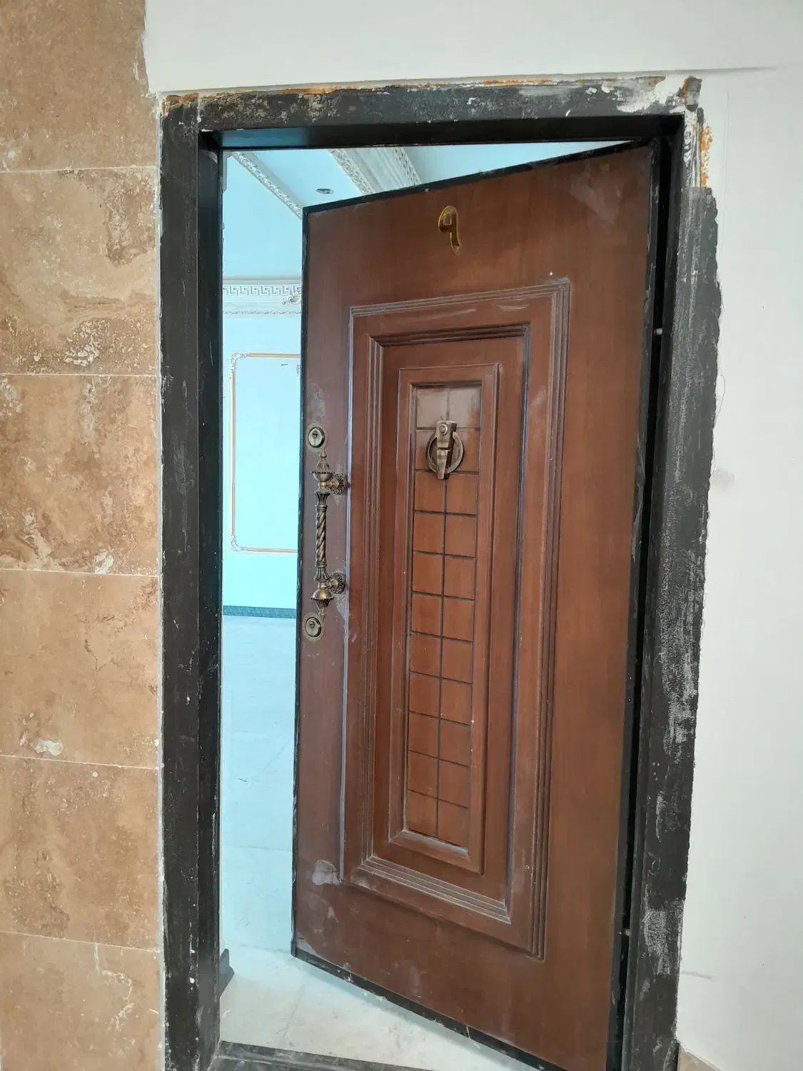فروش واحد ۲۲۰ متری