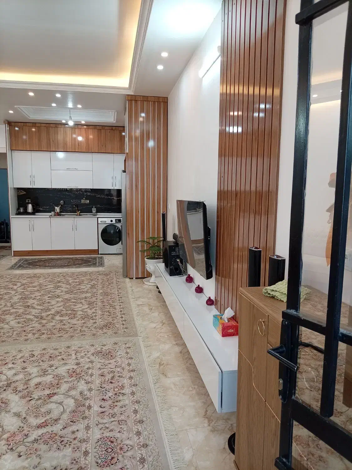 منزل دو طبقه