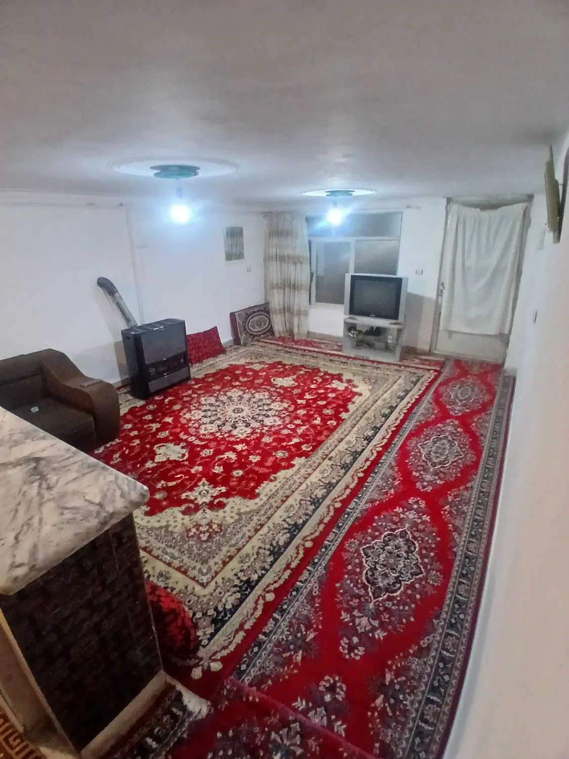سوئیت روبه روی بیمارستان بعثت