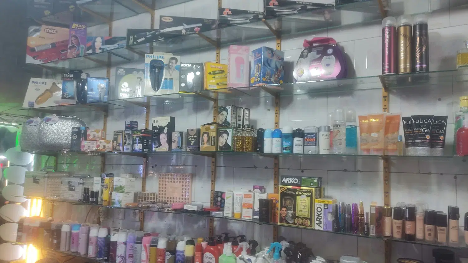 واگذاری مغازه لوازم آرایشی ،خیاطی