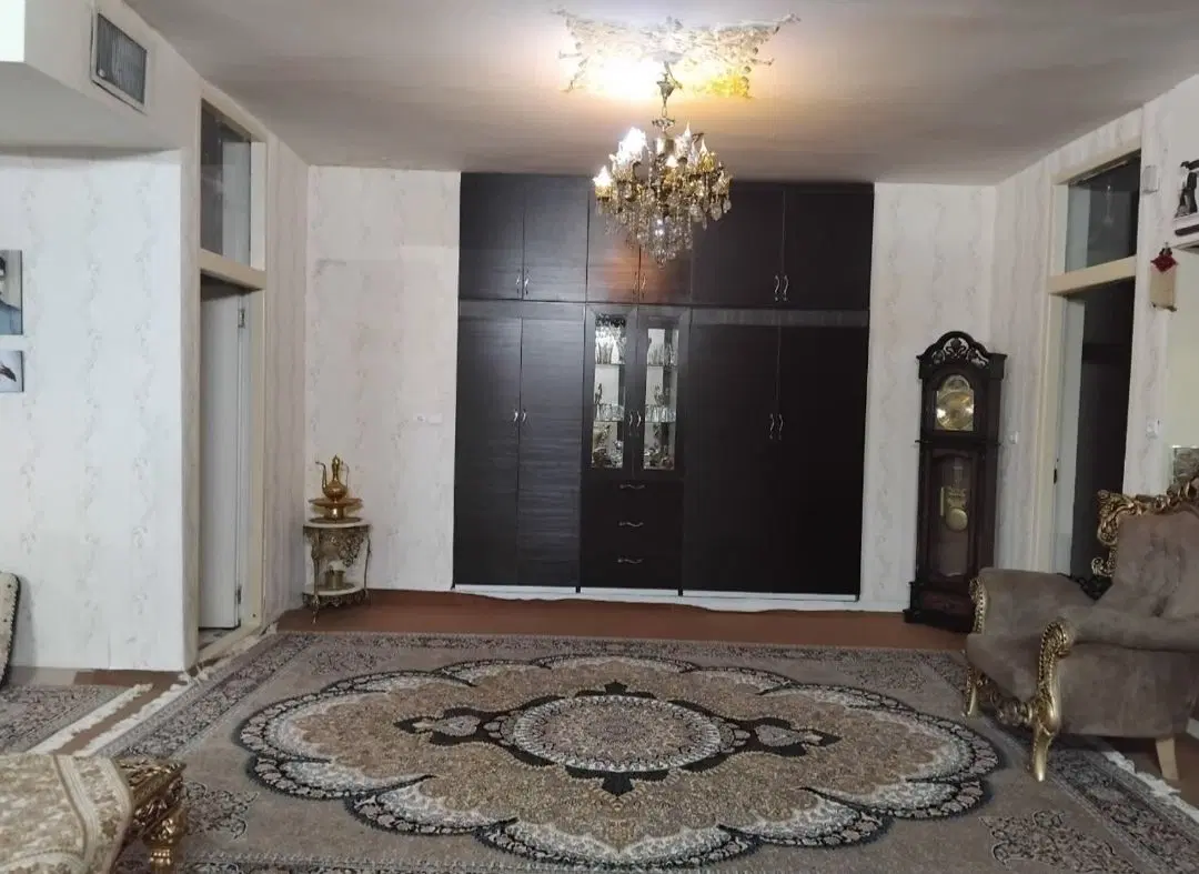 ویلایی 203 متری بر اصلی خیابان جلال ال احمد