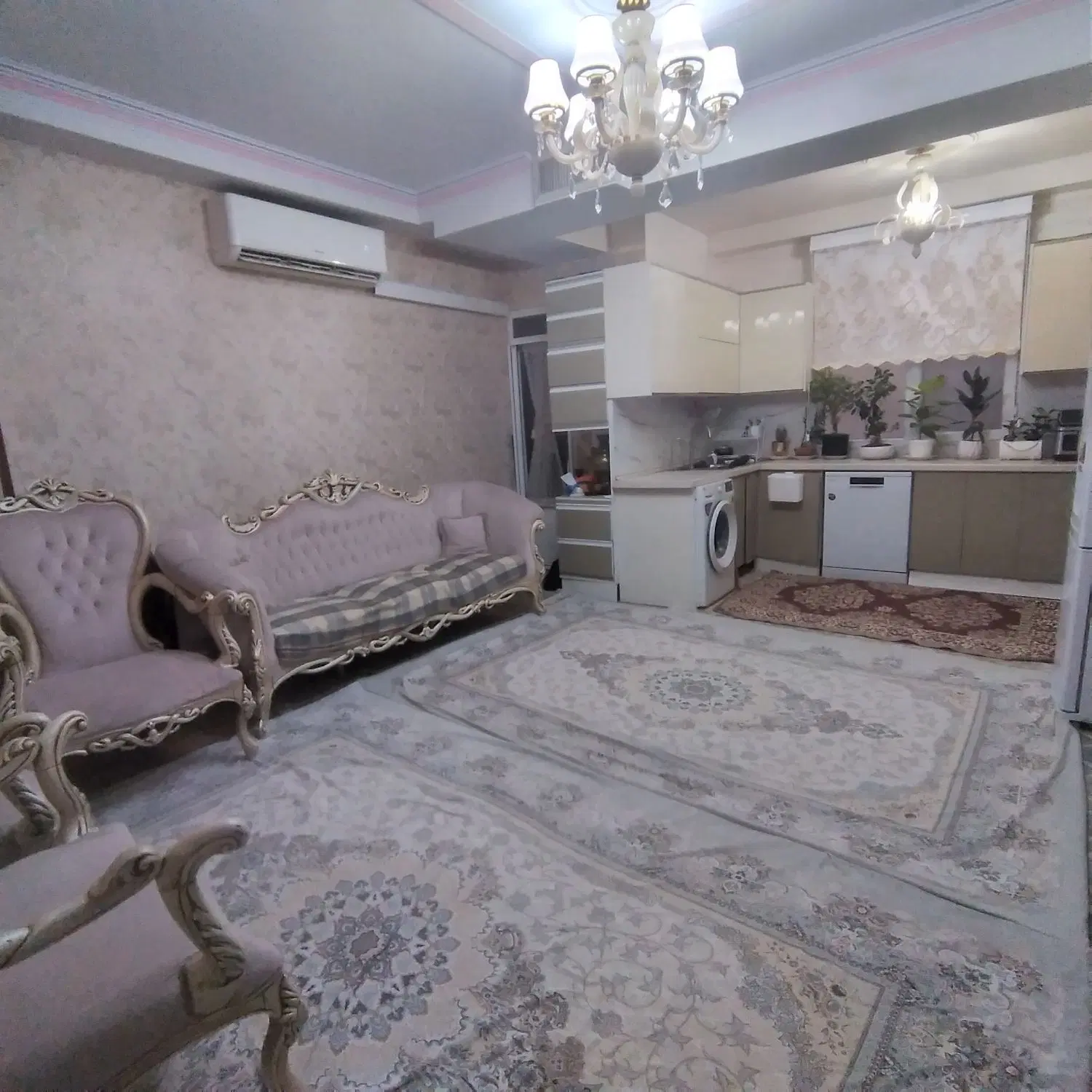 آپارتمان نقلی و شیک و تمیز