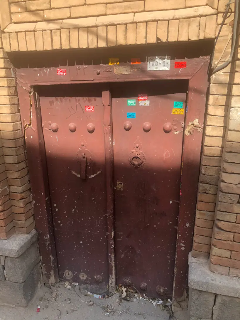 حیاط کلنگی