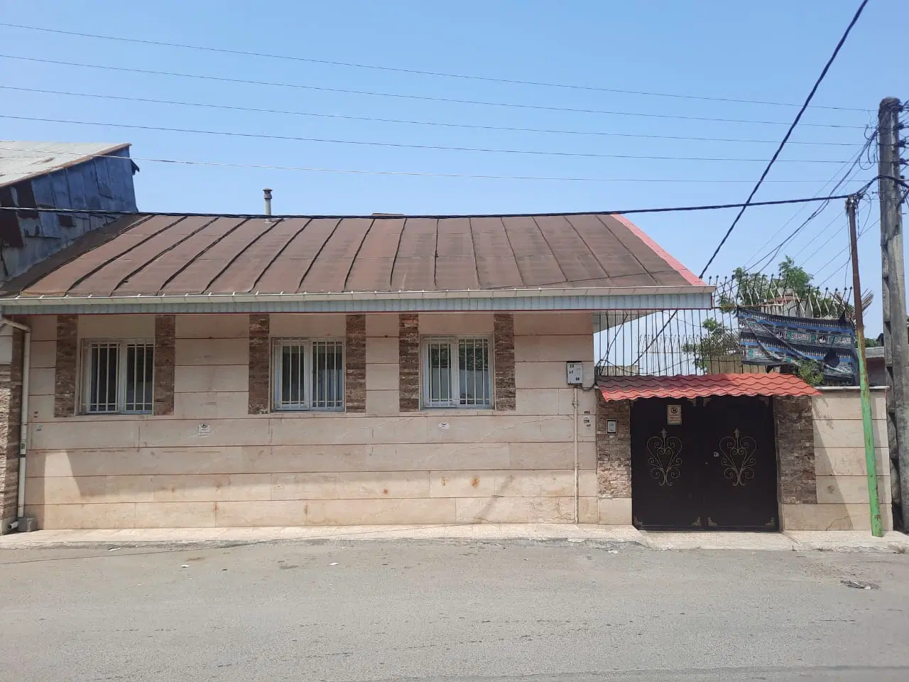 خانه ویلایی و مغازه