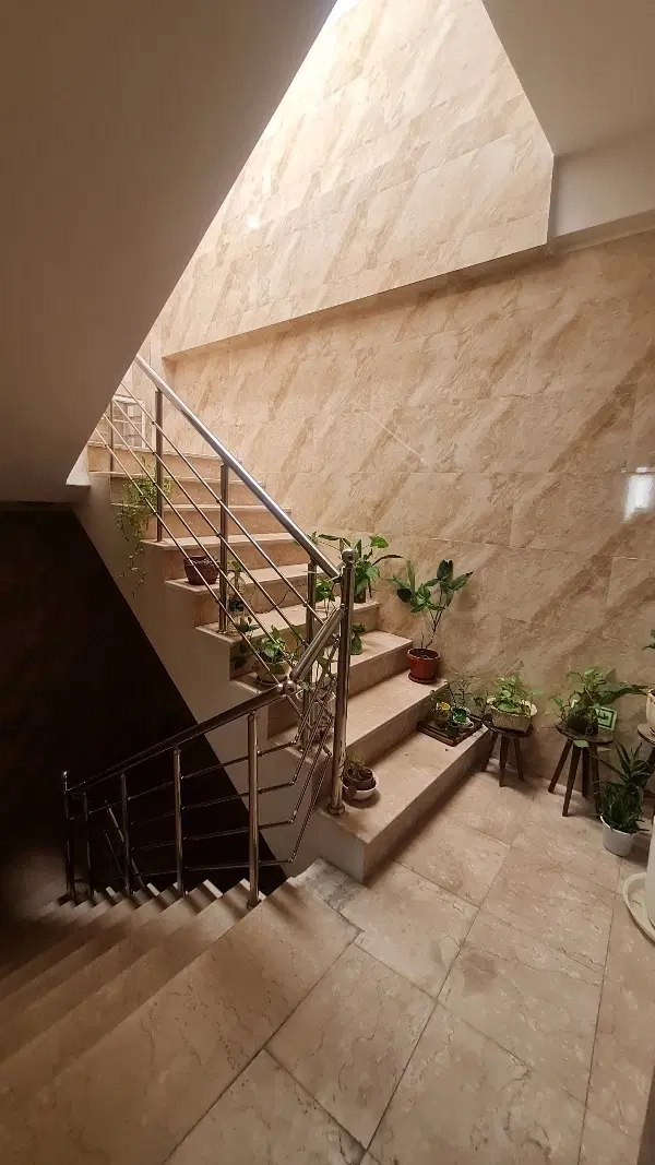 آپارتمان۱۳۰متری_۳خواب_سازنده ایران_خ زیبا_فول