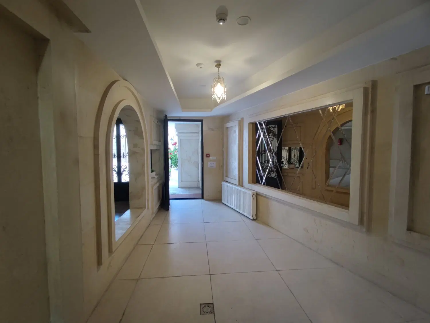 280متر در تاپ لوکیشن سهند با 2پارکینگ سندی