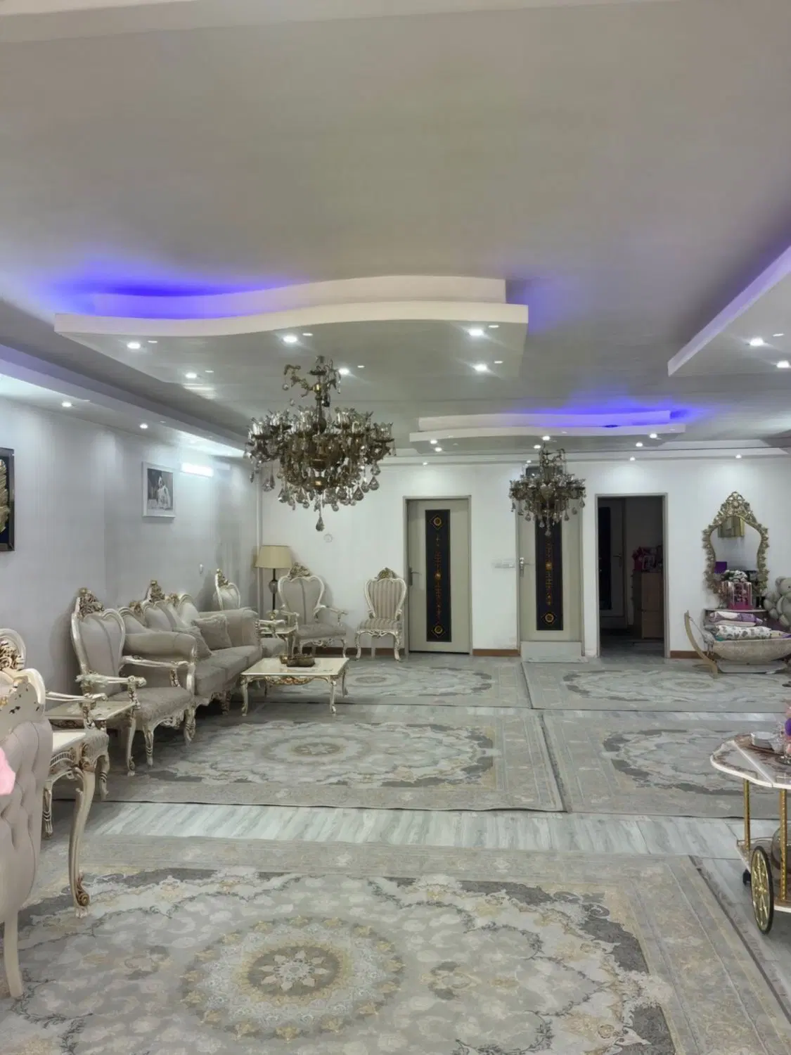 آپارتمان تک واحدی