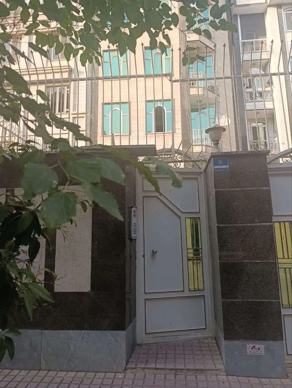 آپارتمان ۸۰ متری خوش نقشه و فول امکانات