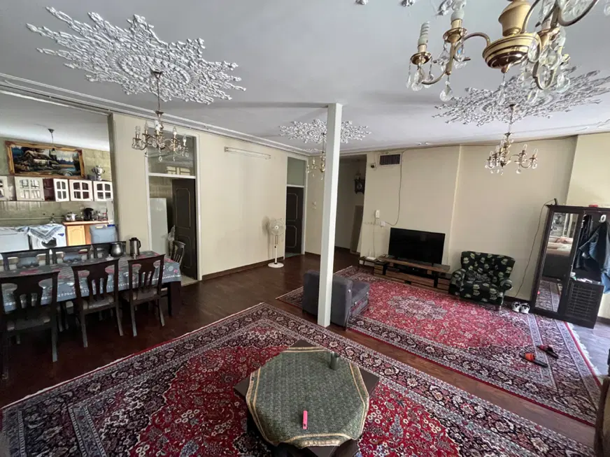 ویلایی درب حیاط ۲۴۴ متری