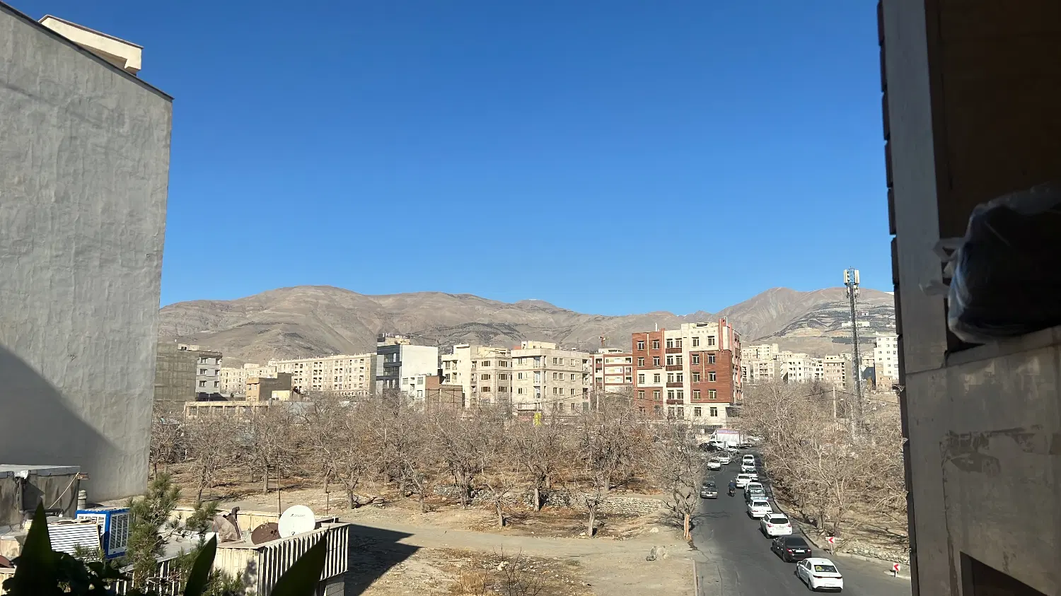 ۱۲۵ متر تک واحدی