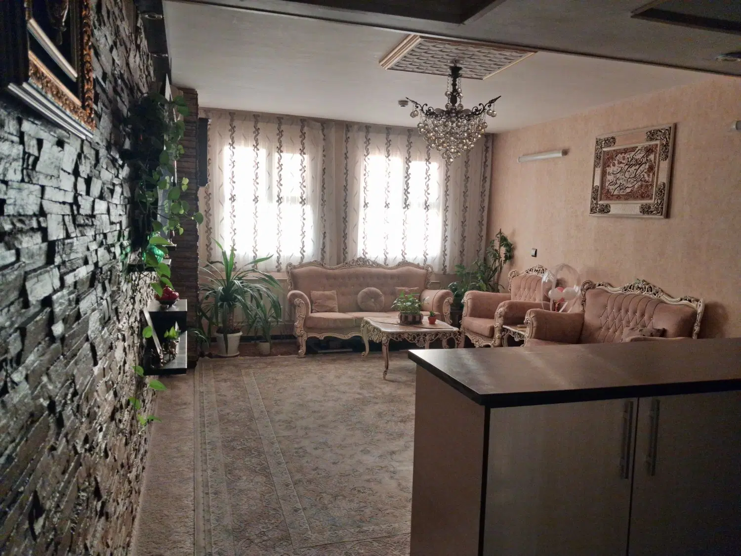 واحد ۸۰ متری نشاط
