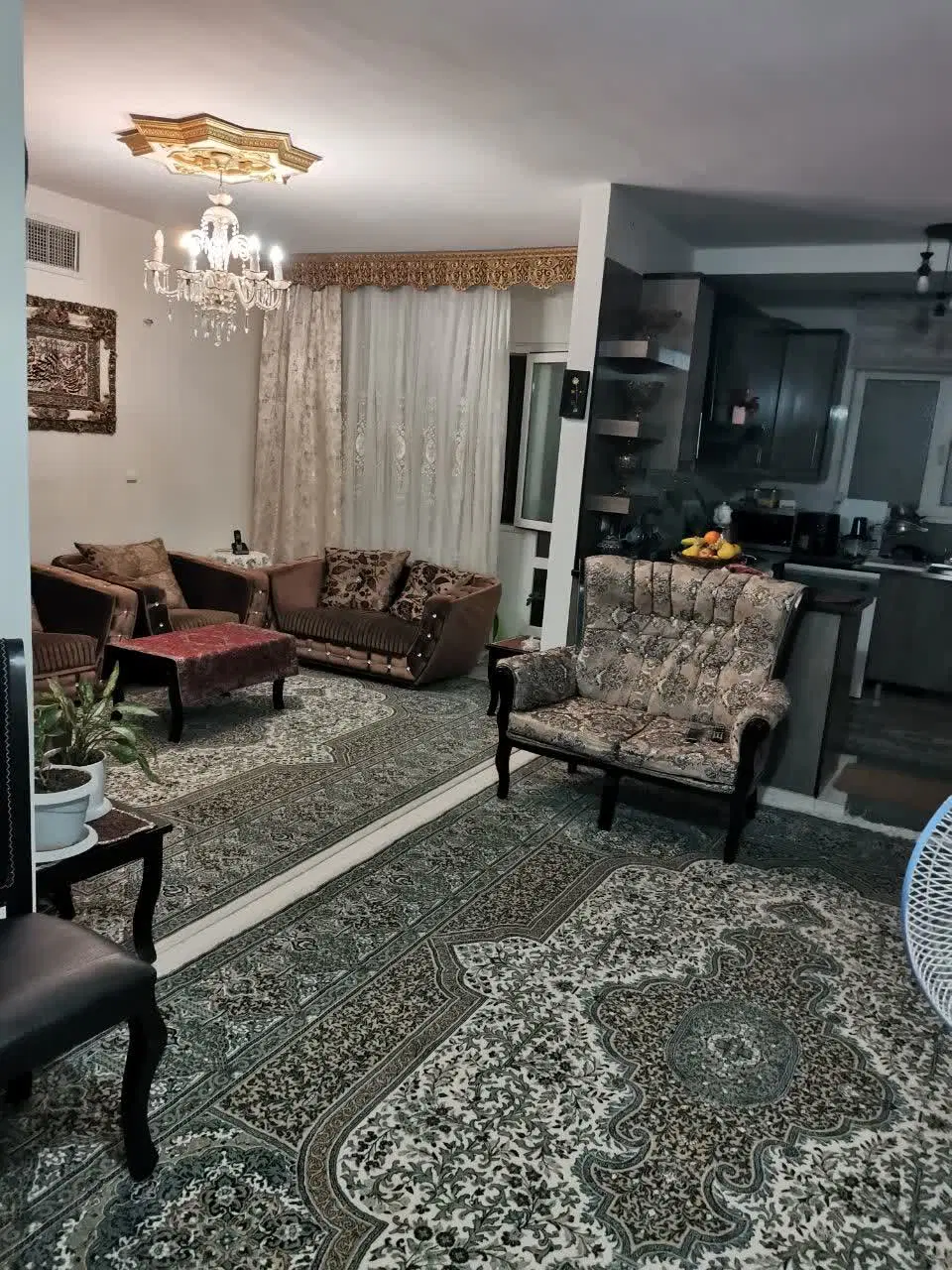 گل نرگس ۴ شمال ۹۱متر پارکینگ دار