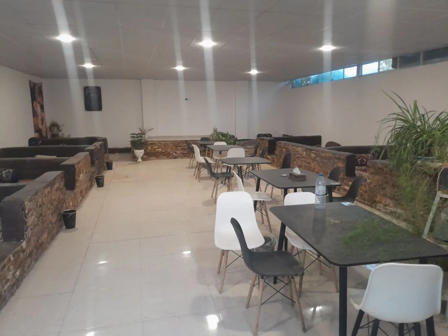سفره خانه و رستوران اتوبان شیراز مرودشت