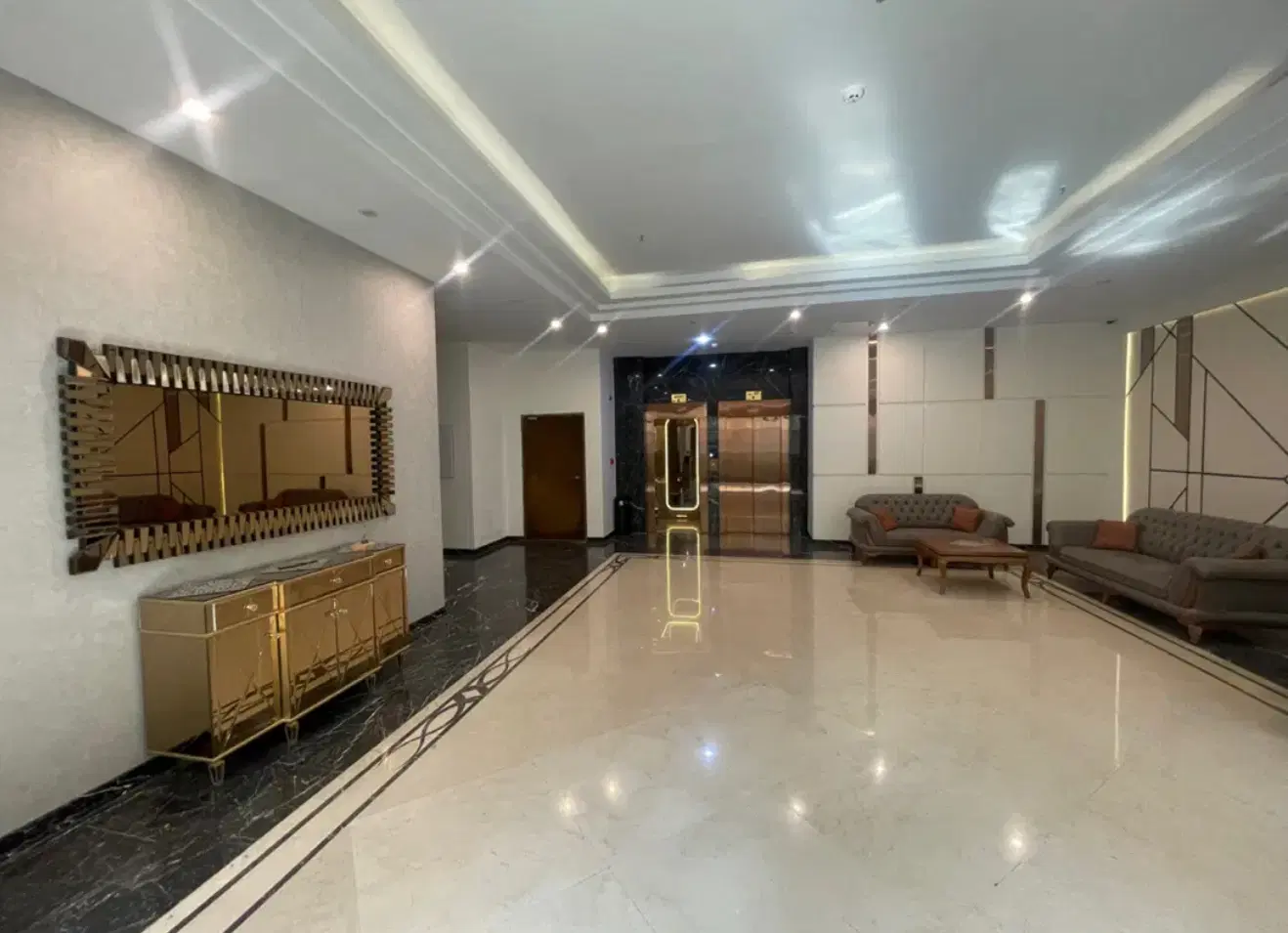 آپارتمان ۱۳۰ م _  سه خواب تاپ لوکیشن