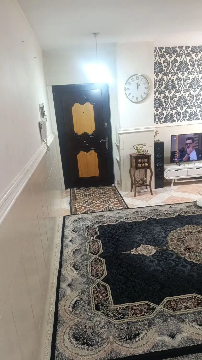آپارتمان ۹واحده رو ب نما طبقه دوم ۱۲۷متری