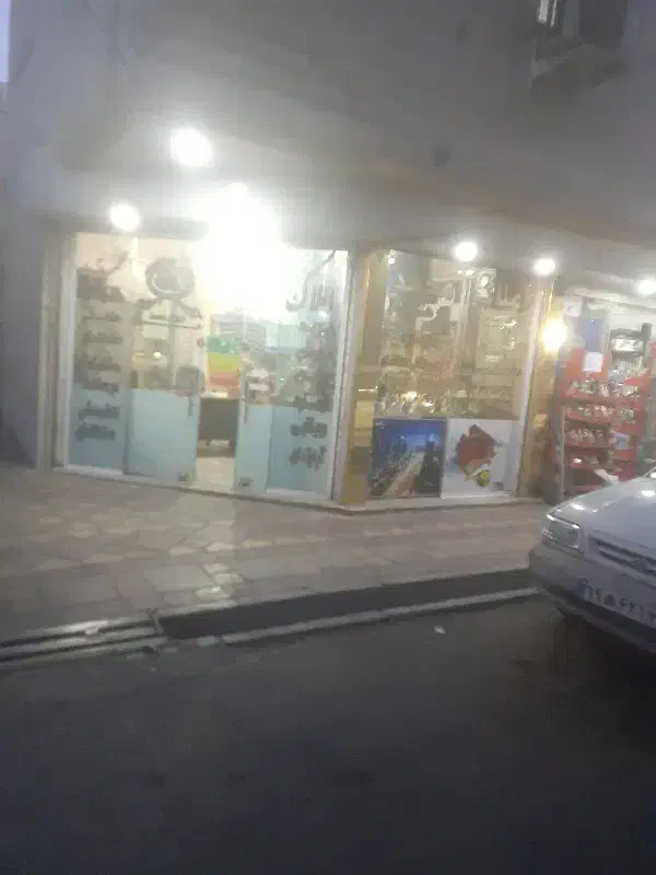 ۲۲متر مغازه تجاری بامالکیت
