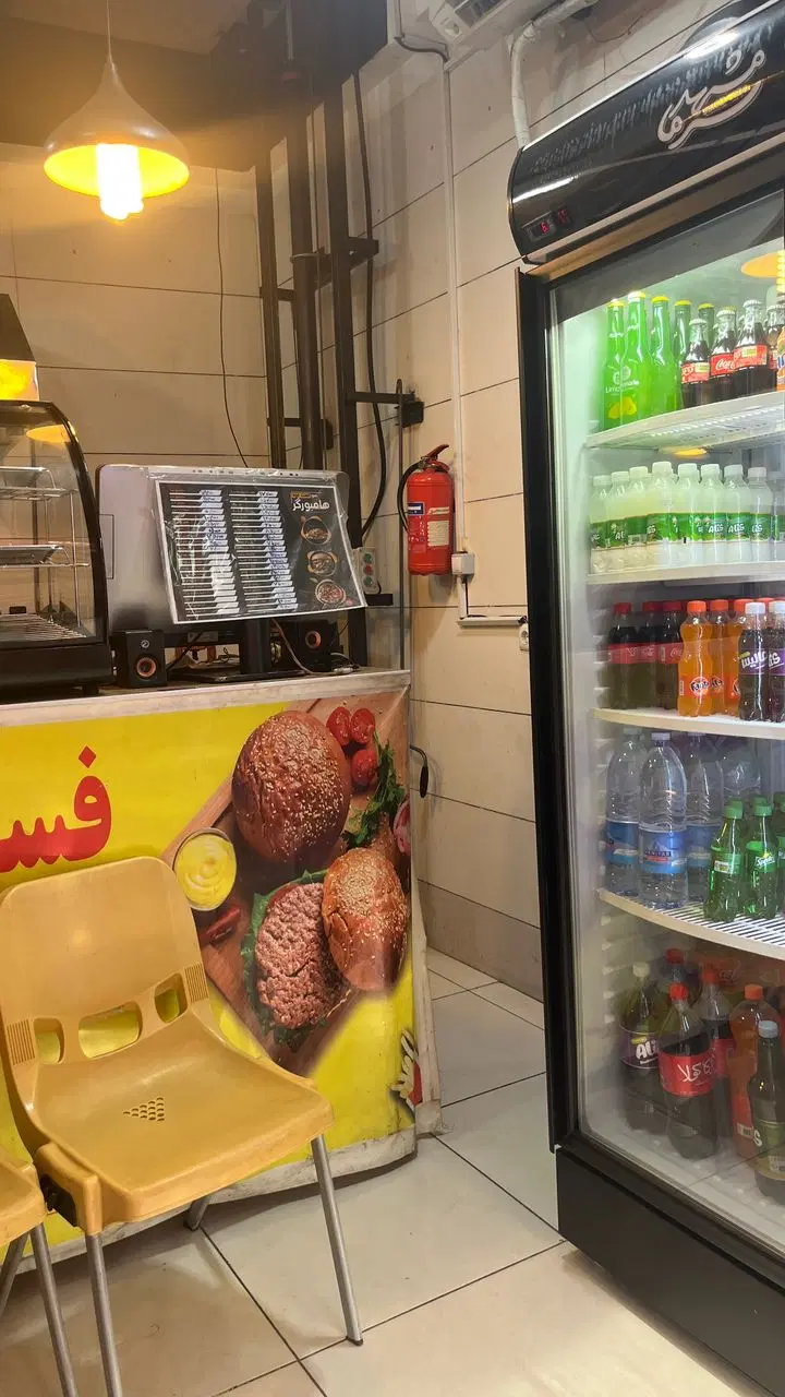 واگذاری یک  باب مغازه ساندویچی و فست فود