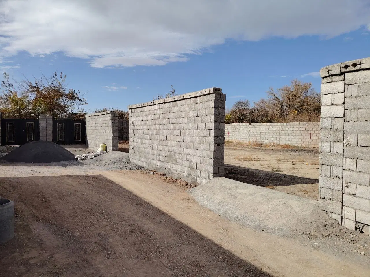 زمین باغی