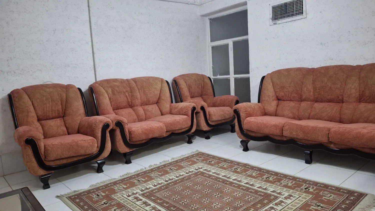 سه واحد مبله سرداران 1800 تومن ساعتی داده نمیشود