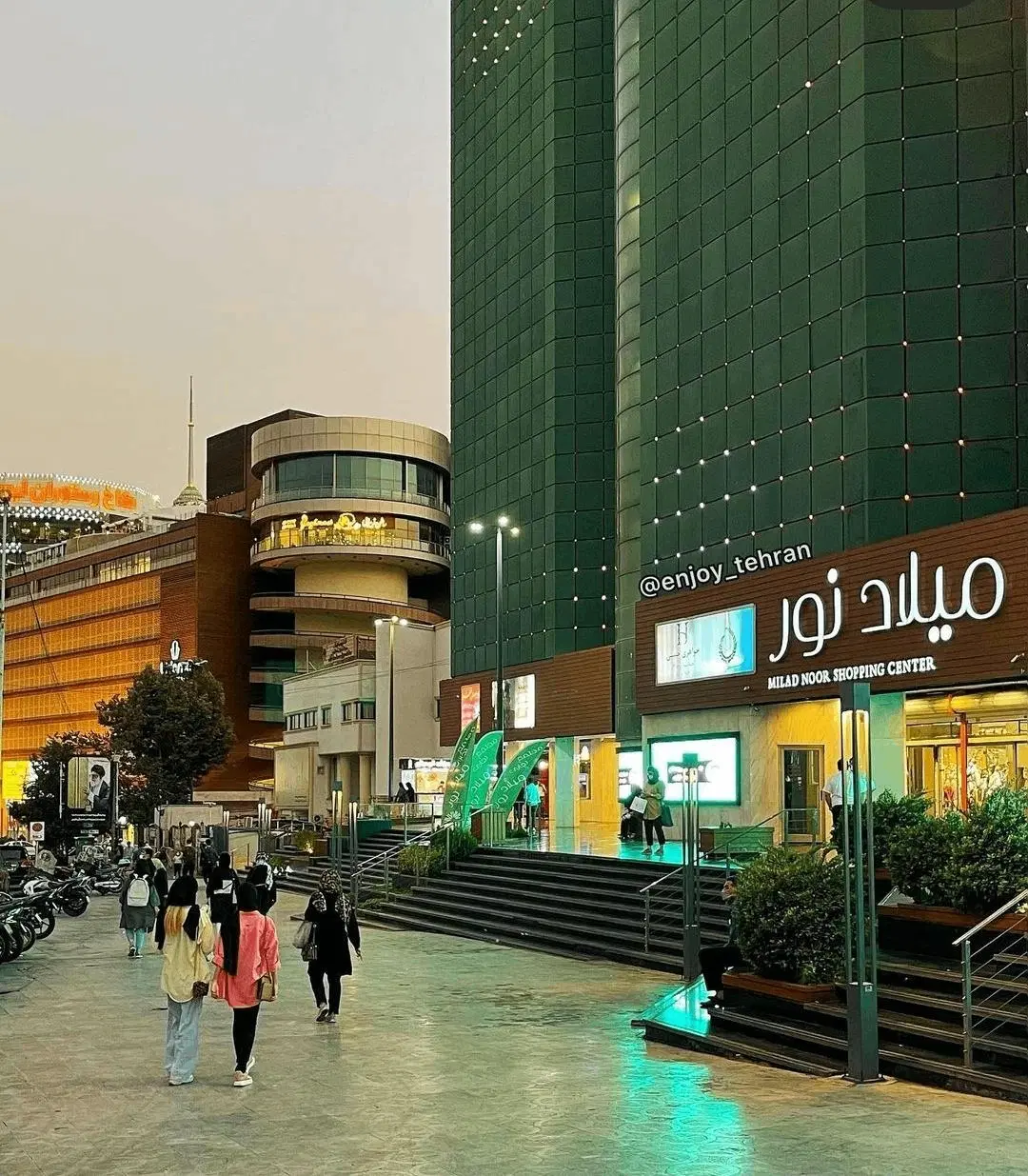 اجاره ۲۰ متر مغازه میلاد نور ط ۲+ شهرک غرب