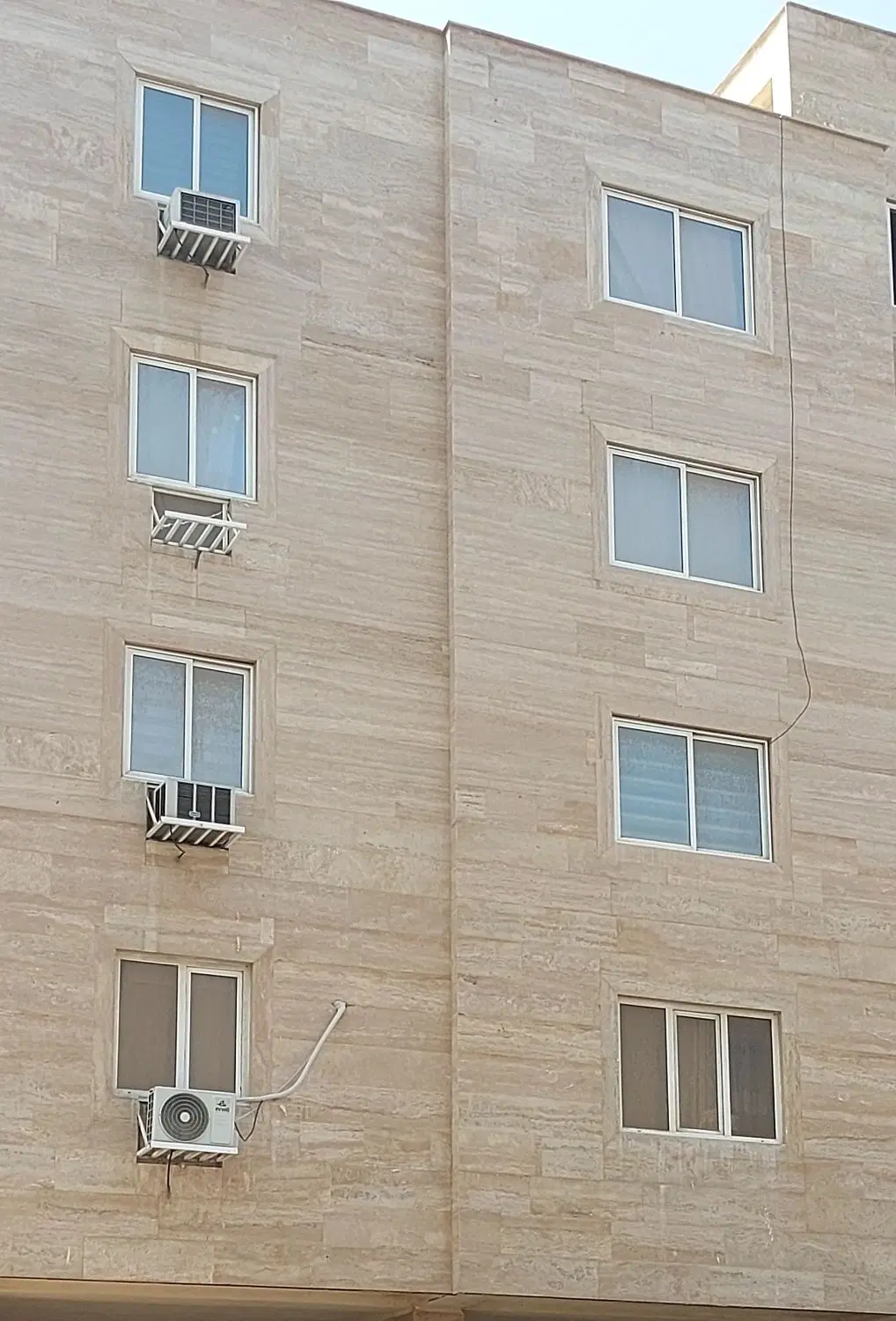 دو خوابه ۹۰ متری ،فول امکانات ، قیمت مناسب
