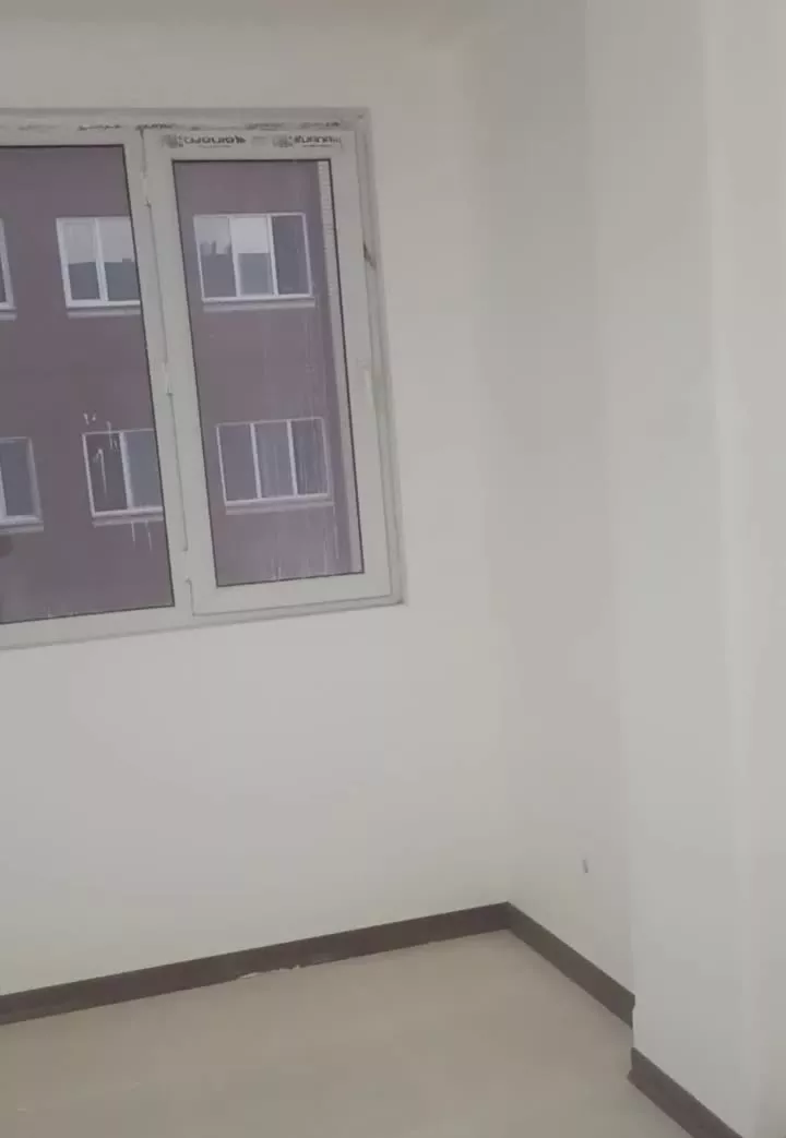 ۹۳ متری با پارکینگ کلید نخورده پر نور