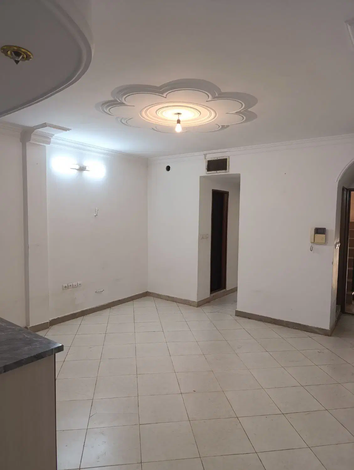 آپارتمان تک واحدی