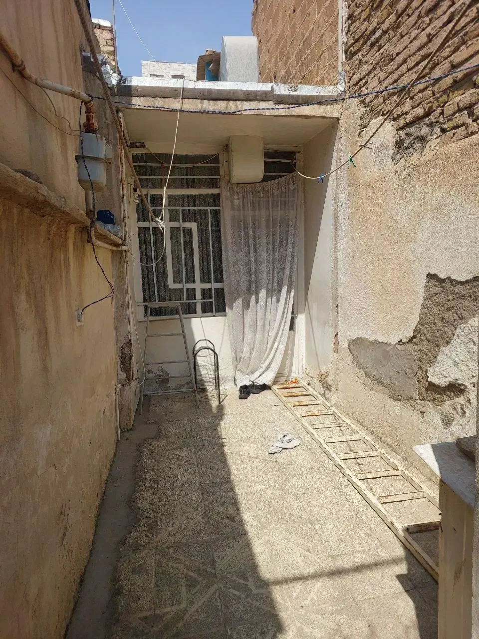 63متری