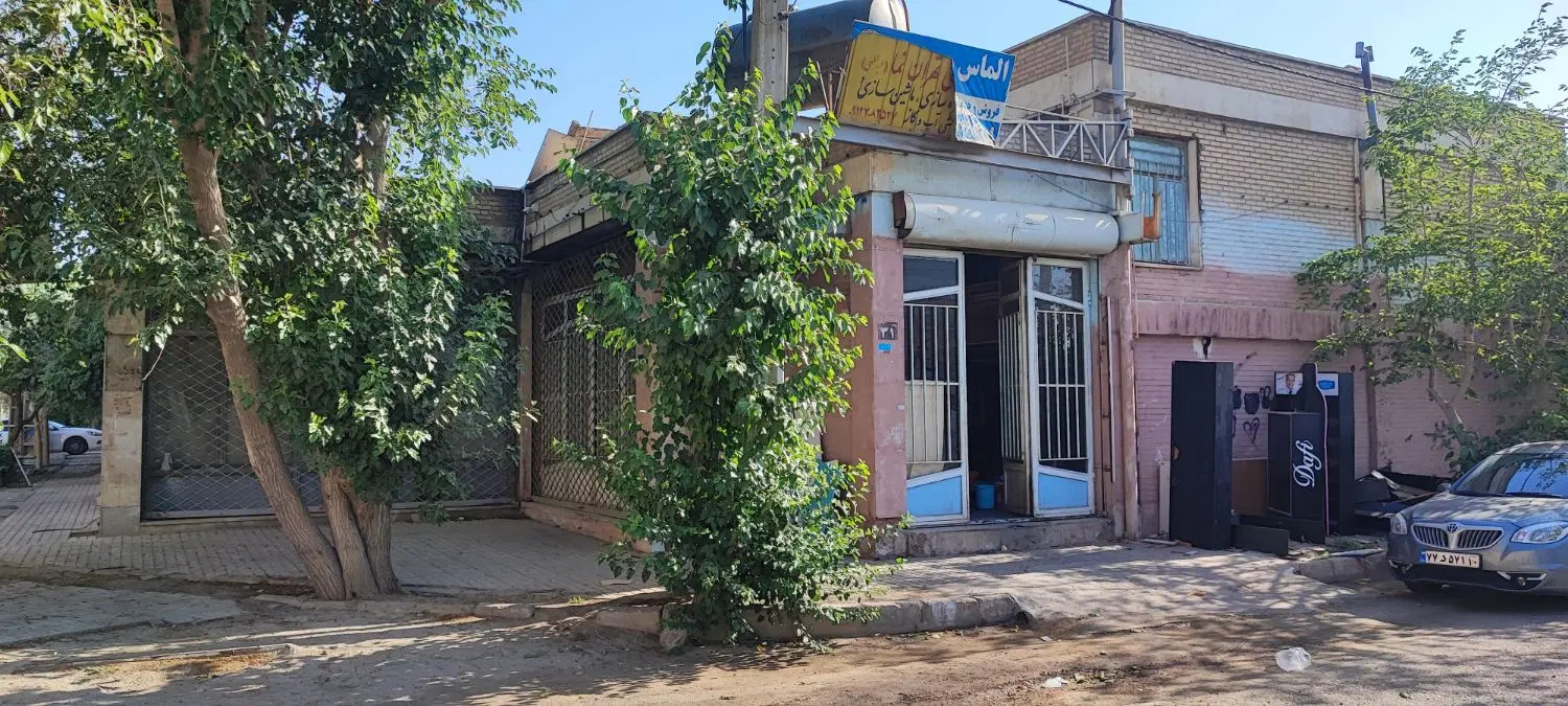 ۹۰مترمغازه تجاری۶دانگ واقع در شهرک صنعتی چهاردانگه