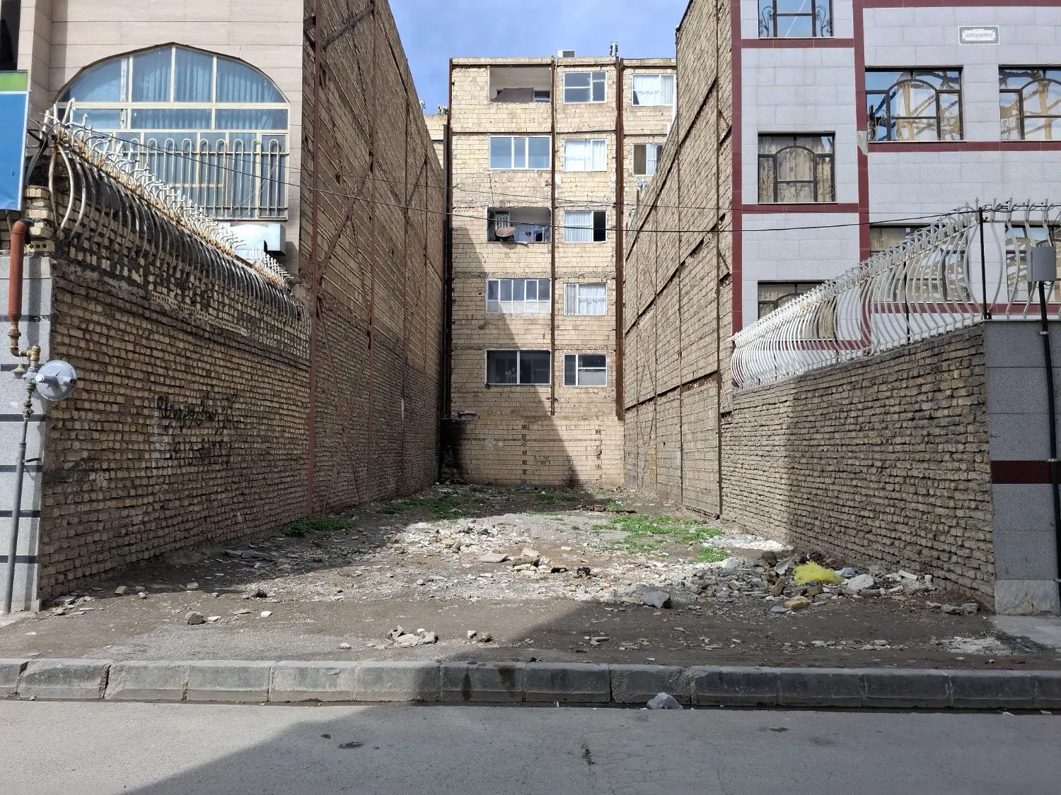 فروش زمین ۲۰۰ متری رسالت ۵۵_۱