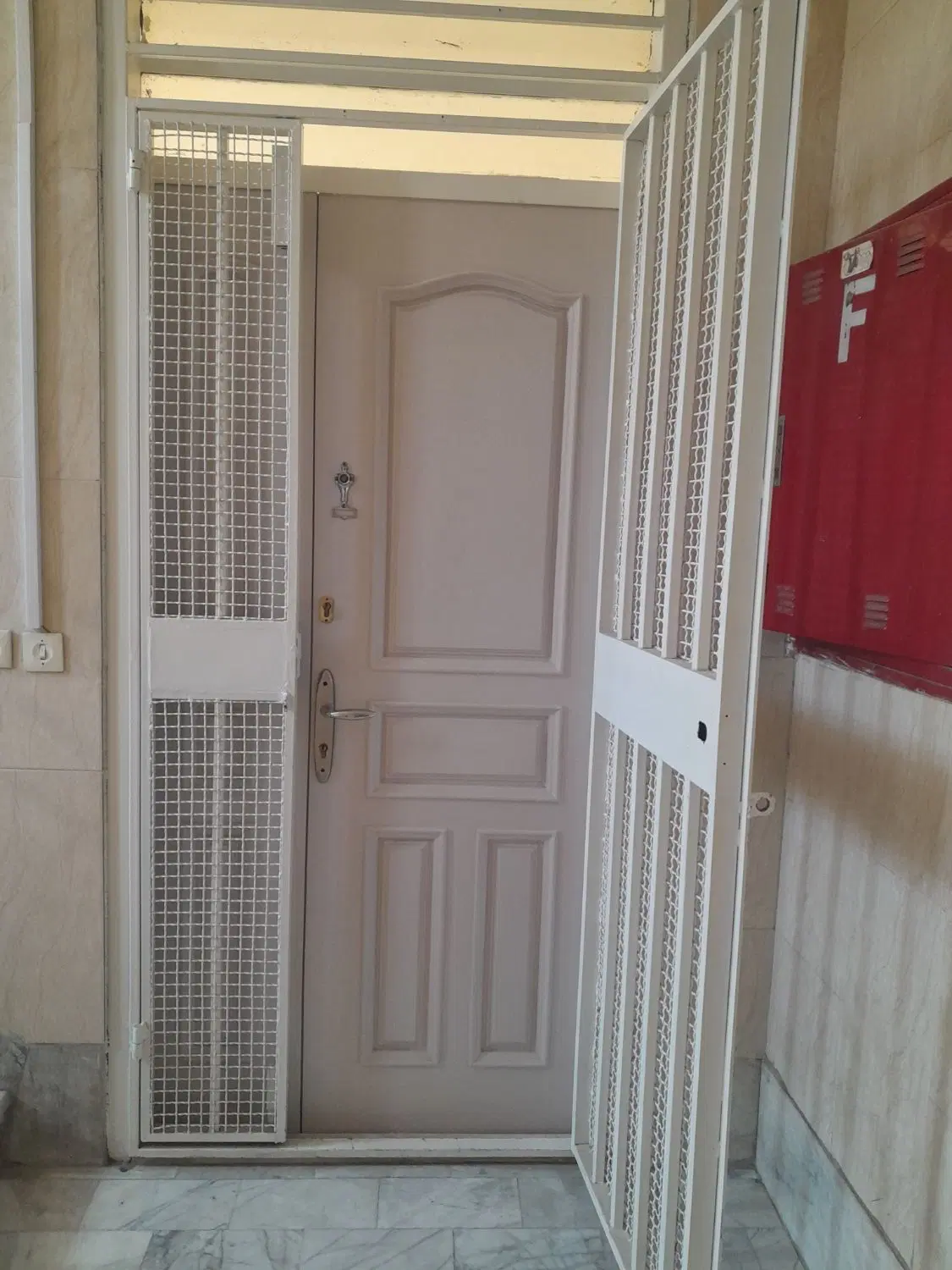رهن دفتراداری برخیابان توحیدمیانی