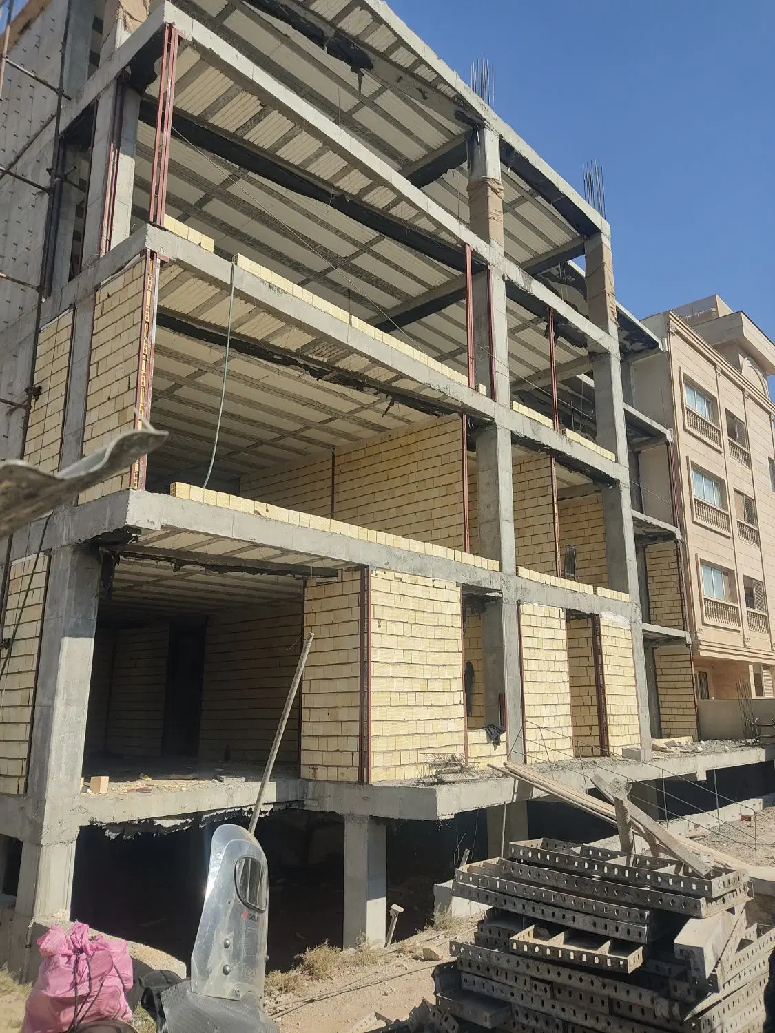فروش یک واحد آپارتمان 3 خوابه